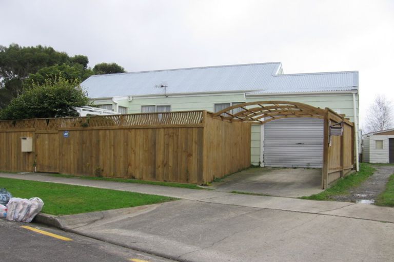 Photo of property in 64 Rhodes Drive, Kelvin Grove, Palmerston North, 4414
