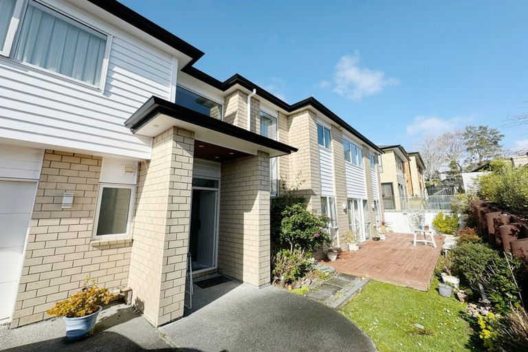 Photo of property in 3 Para Close, Fairview Heights, Auckland, 0632