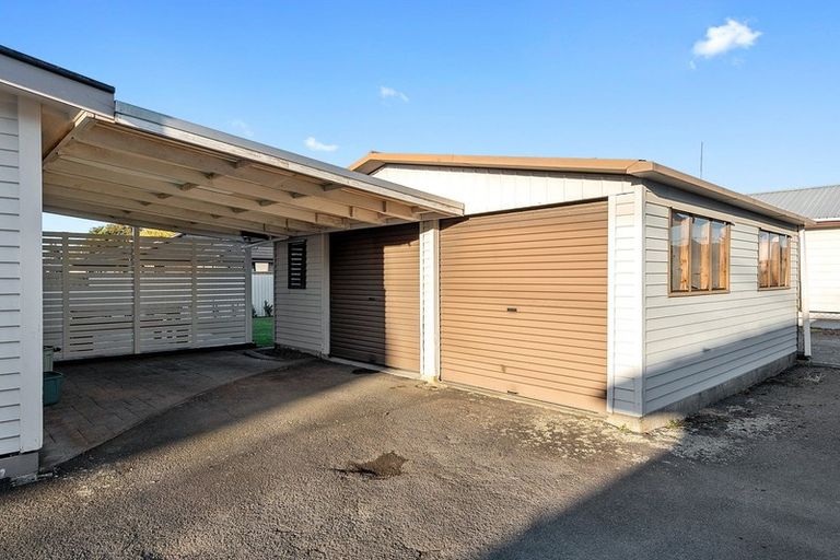 Photo of property in 11 Windsor Road, Maeroa, Hamilton, 3200