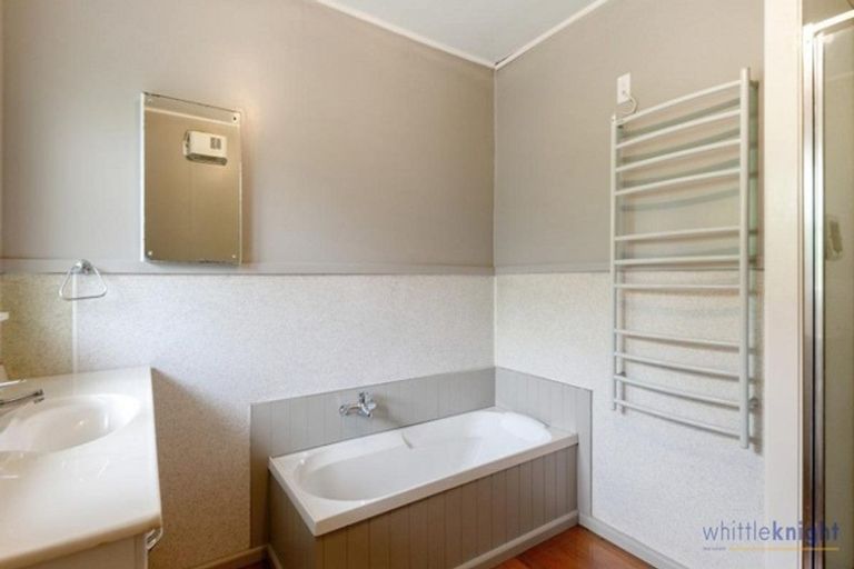 Photo of property in 17 Reading Street, Upper Riccarton, Christchurch, 8041