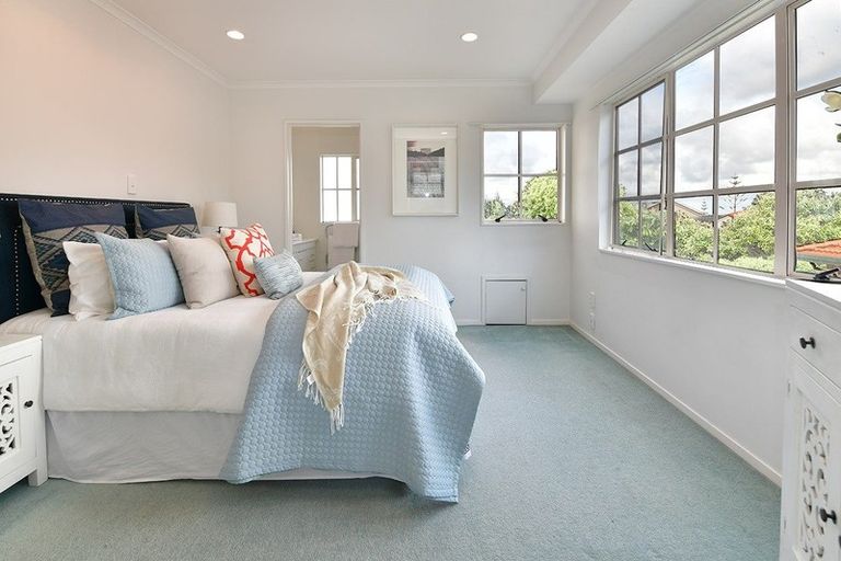 Photo of property in 56 Spencer Road, Pinehill, Auckland, 0632