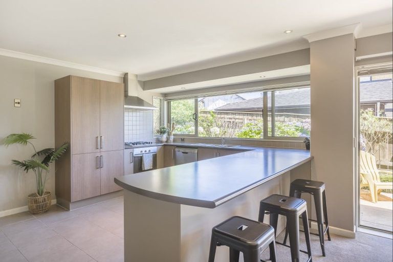 Photo of property in 8 Springhaven Lane, Paraparaumu, 5032