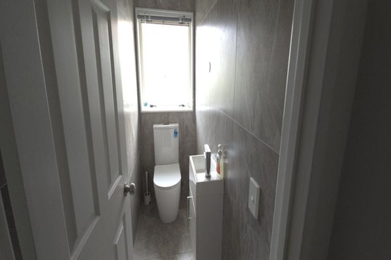 Photo of property in 186 Botany Road, Botany Downs, Auckland, 2010