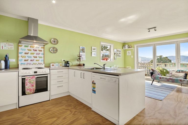 Photo of property in 10 Eglinton Road, The Glen, Dunedin, 9011