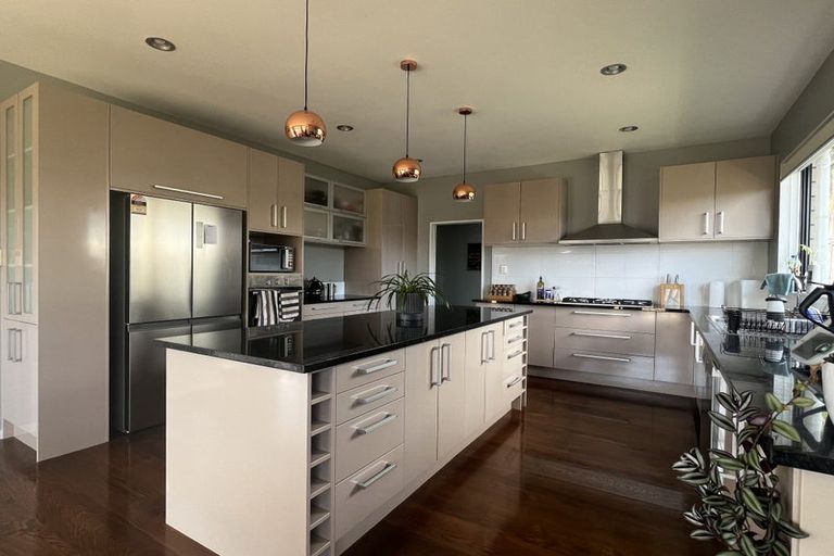 Photo of property in 29 Huntington Park Drive, Greenhithe, Auckland, 0632