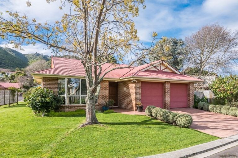 Photo of property in St Lukes Close, 41a Pehi Kupa Street, Waikanae, 5036