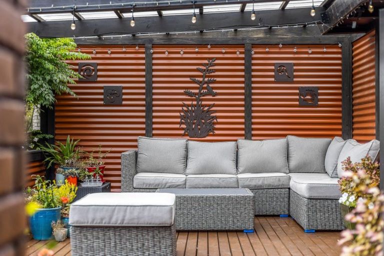 Photo of property in 25 Kilkelly Close, Tawa, Wellington, 5028