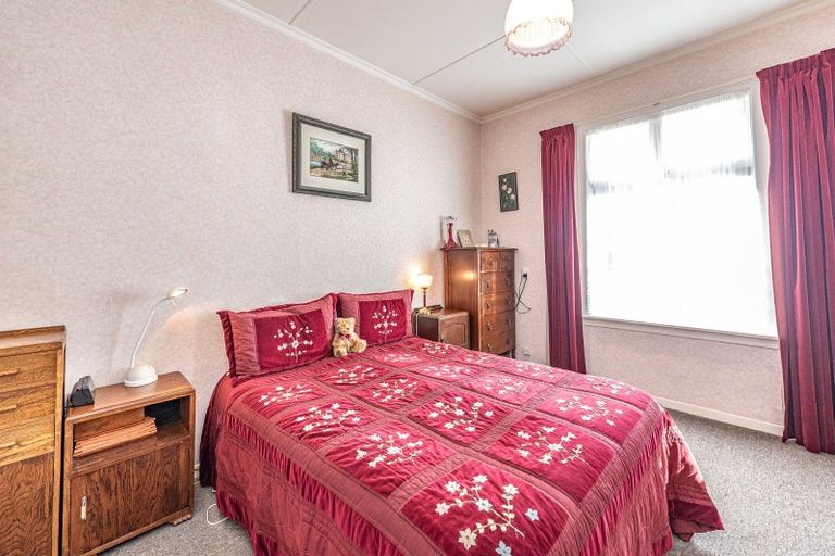 Photo of property in 1 Gunn Street, Gonville, Whanganui, 4501