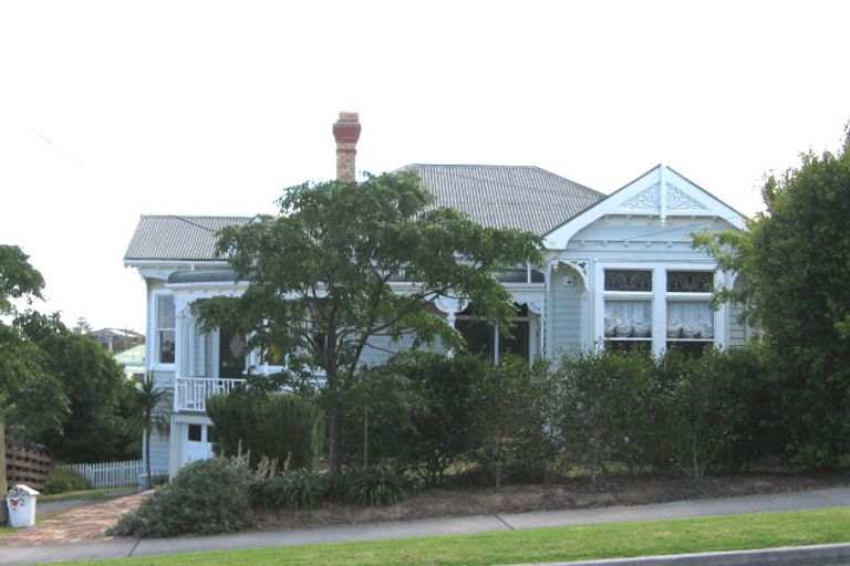 Photo of property in 22b Mariposa Crescent, Birkenhead, Auckland, 0626