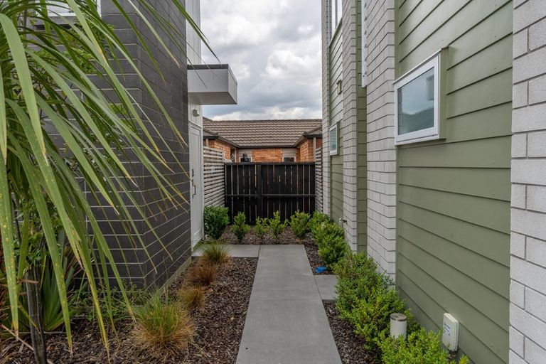 Photo of property in 14/10 Burrows Place, Frankton, Hamilton, 3204