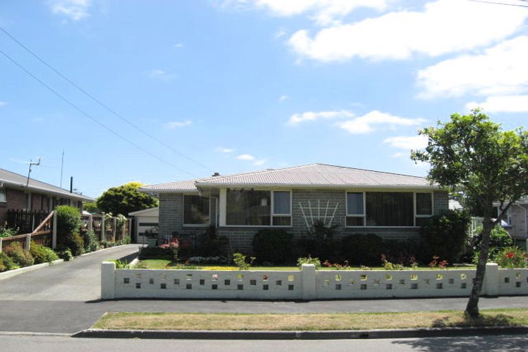 Photo of property in 10 Fairmile Place, Russley, Christchurch, 8042