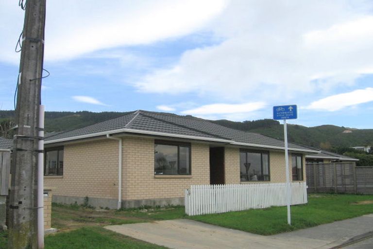 Photo of property in 4 Surrey Street, Tawa, Wellington, 5028