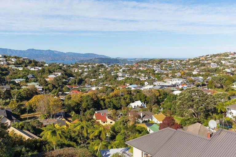 Photo of property in 20 Kimberley Way, Khandallah, Wellington, 6035