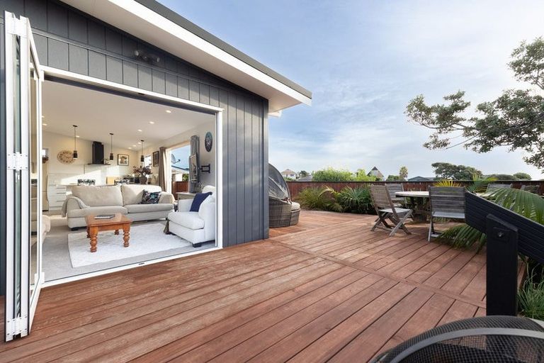 Photo of property in 67 Renown Road, Raumati South, Paraparaumu, 5032