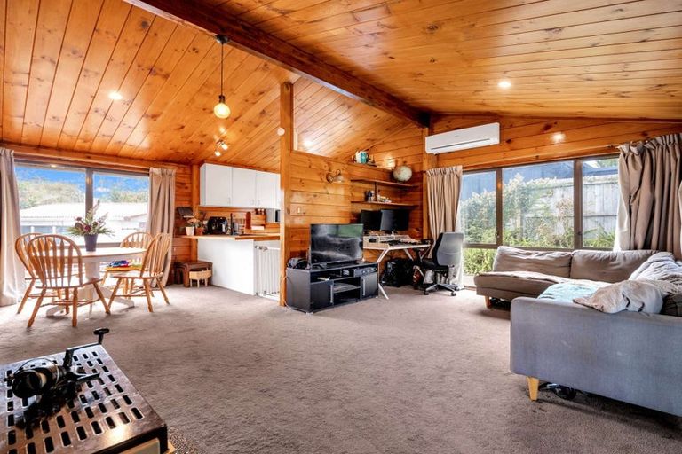 Photo of property in 27 Ray Small Drive, Papakura, 2110