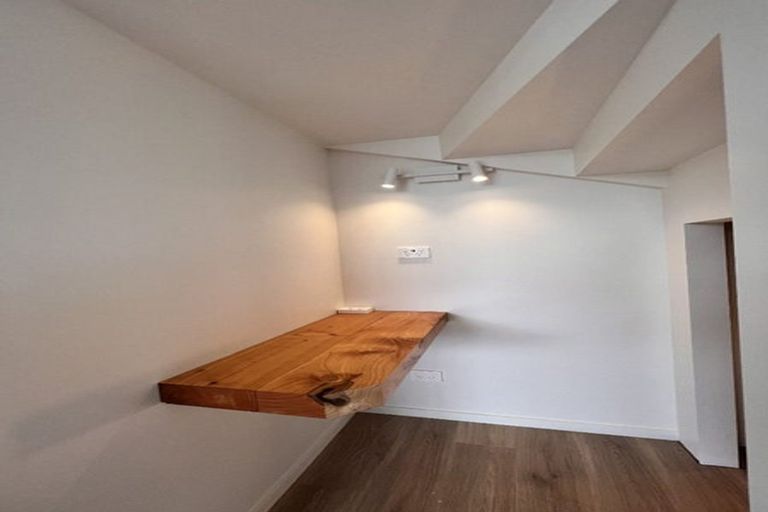 Photo of property in 2/6 Princes Street, Northcote Point, Auckland, 0627