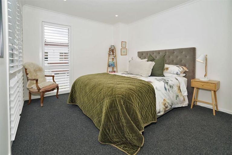 Photo of property in 2 Lake Crescent, Hamilton Lake, Hamilton, 3204