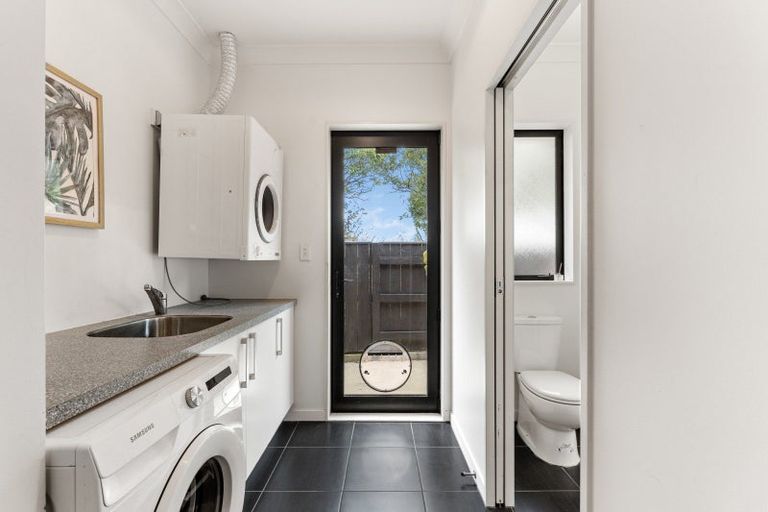 Photo of property in 5 Crabapple Close, Milson, Palmerston North, 4414