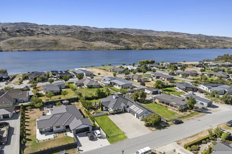 Photo of property in 22 Ethereal Crescent, Mount Pisa, Cromwell, 9383