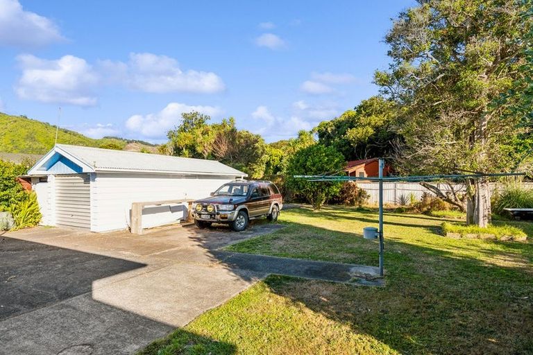 Photo of property in 30 Ngaio Road, Waikanae, 5036