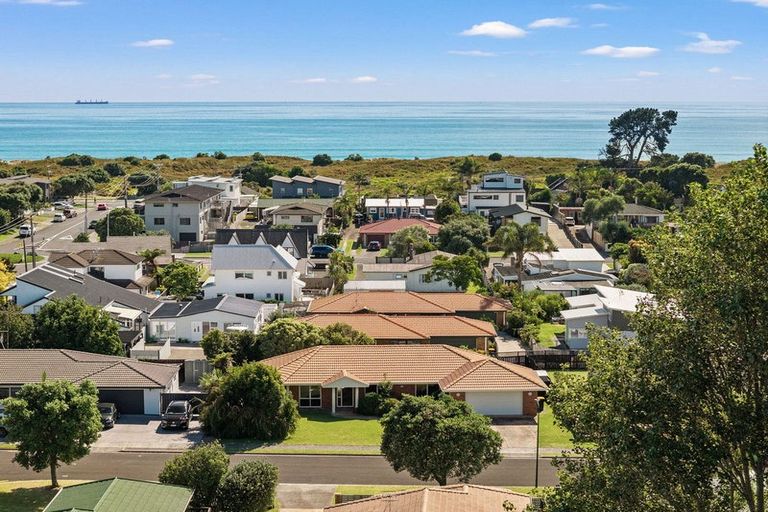 Photo of property in 3 Webb Place, Papamoa Beach, Papamoa, 3118