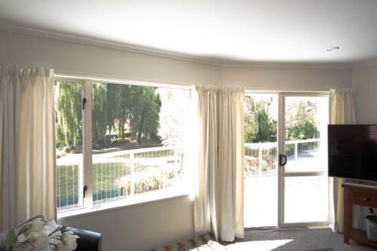 Photo of property in 3 Willow Dell, Westmorland, Christchurch, 8025