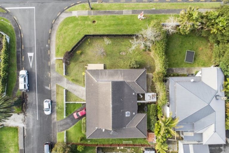 Photo of property in 1/2 Palm Court Drive, Glen Eden, Auckland, 0602