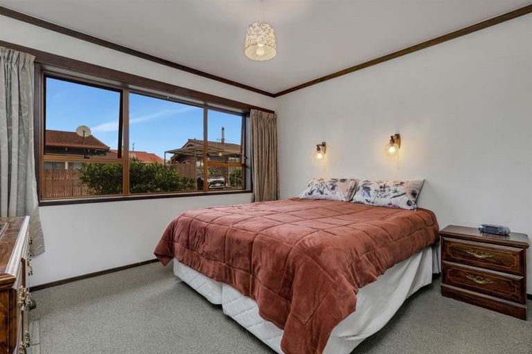 Photo of property in 2/133 Parrs Cross Road, Glen Eden, Auckland, 0612