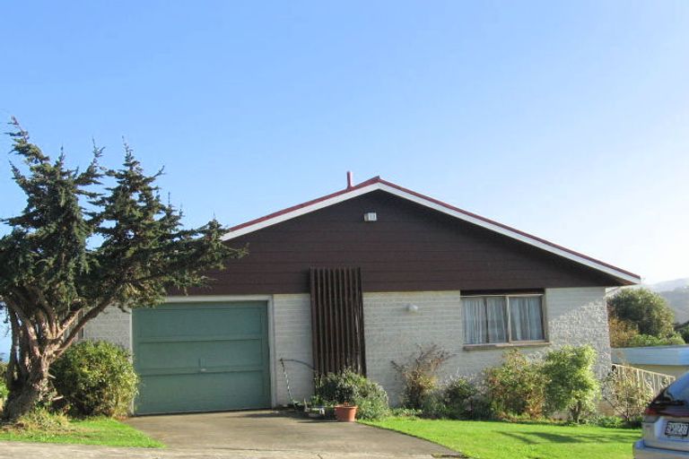 Photo of property in 6 Mervyn Place, Plimmerton, Porirua, 5026