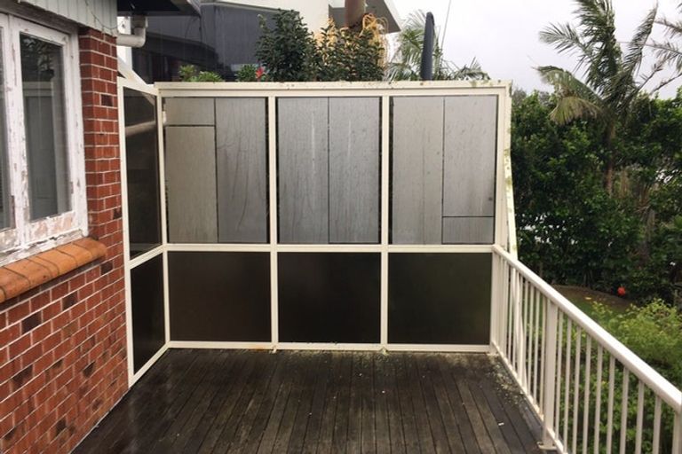 Photo of property in 3/17 Scarboro Terrace, Murrays Bay, Auckland, 0630