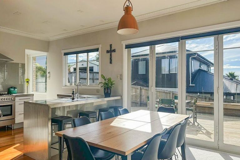 Photo of property in 6 Ridout Street, Maeroa, Hamilton, 3200