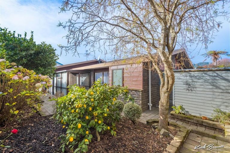 Photo of property in 2/1 Stellin Street, Boulcott, Lower Hutt, 5011