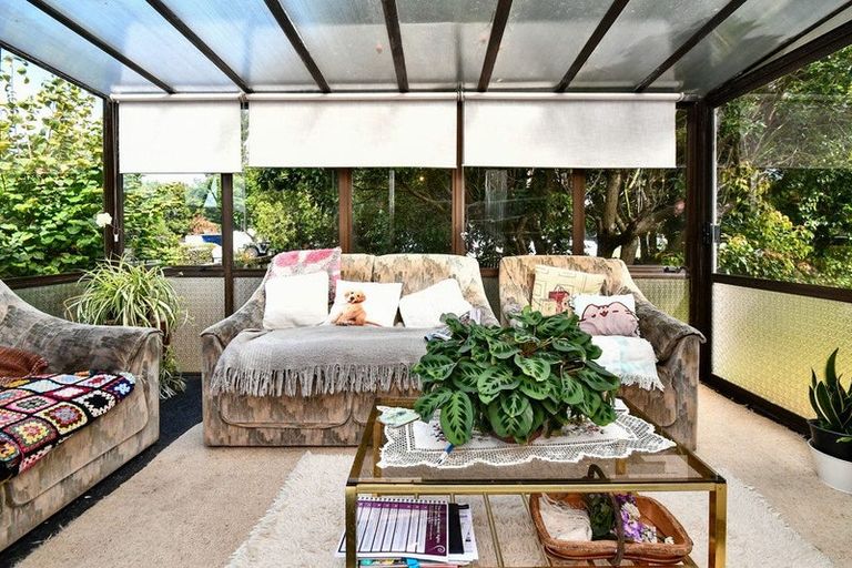 Photo of property in 19 Blanes Road, Weymouth, Auckland, 2103