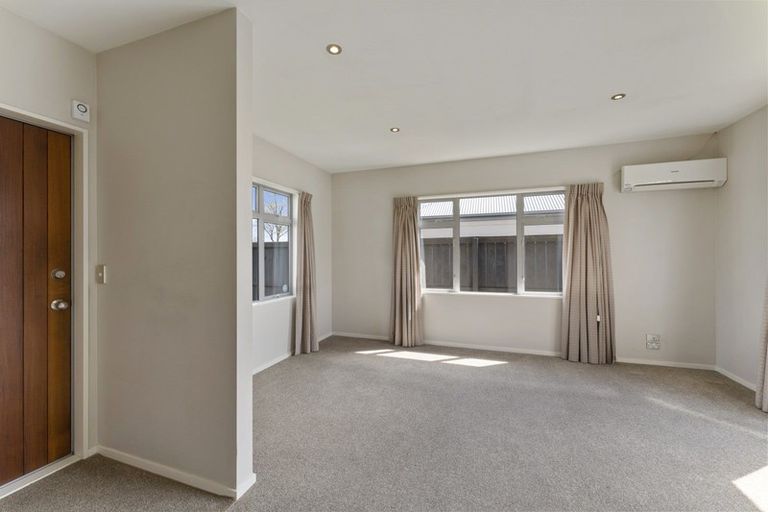 Photo of property in 2/12 Mounter Avenue, Northwood, Christchurch, 8051