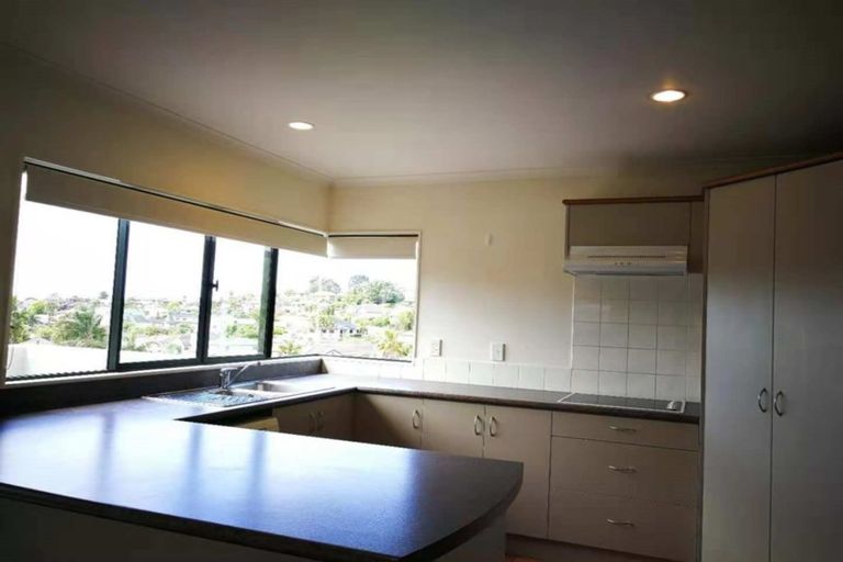 Photo of property in 62b Hogarth Rise, West Harbour, Auckland, 0618