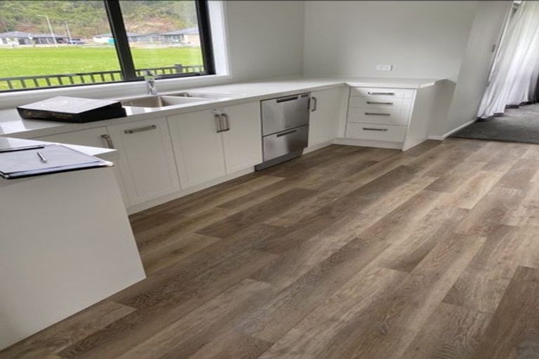 Photo of property in 8 Pattullo Crescent, Wallaceville, Upper Hutt, 5018