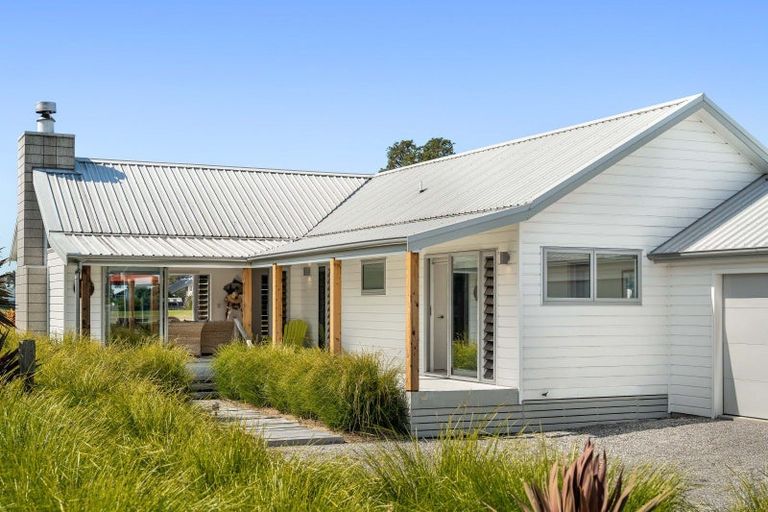 Photo of property in 132 Kiwi Road, Whangamata, 3620