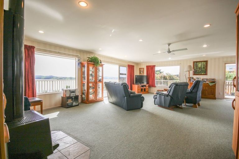Photo of property in 16 Kotare Crescent, Pahi, Paparoa, 0571