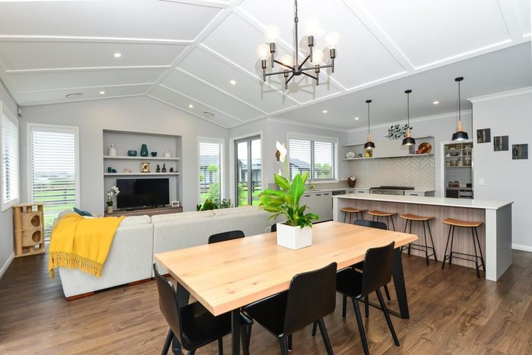 Photo of property in 33 Mike Smith Drive, Cambridge, 3434