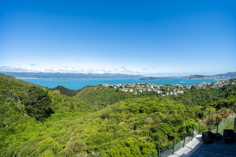 Photo of property in 42 Gurkha Crescent, Khandallah, Wellington, 6035