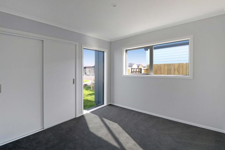 Photo of property in 10 Koru Loop, Paraparaumu, 5032