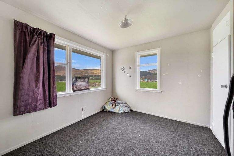 Photo of property in 1 George Street, Clinton, 9534