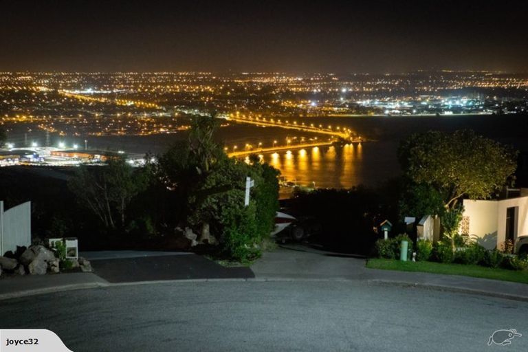 Photo of property in 2/7 Brigid Place, Mount Pleasant, Christchurch, 8081