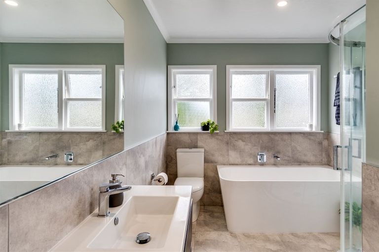 Photo of property in 12 Chester Street, Taradale, Napier, 4112