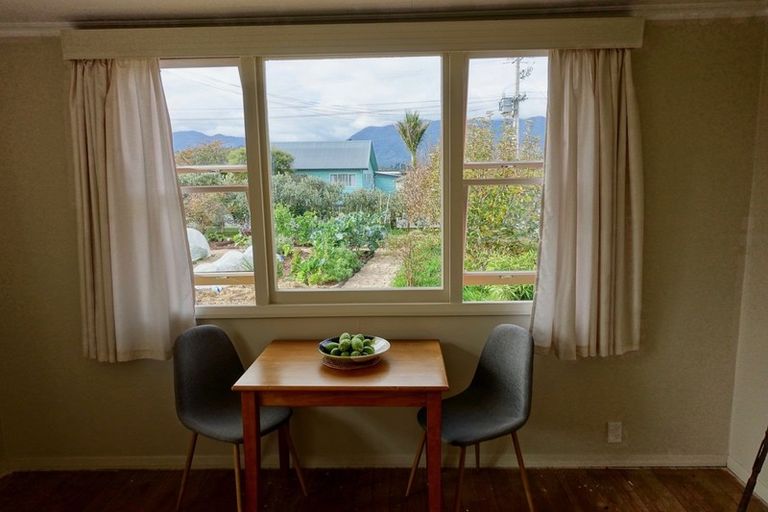 Photo of property in 13 Wharf Road, Karamea, 7893