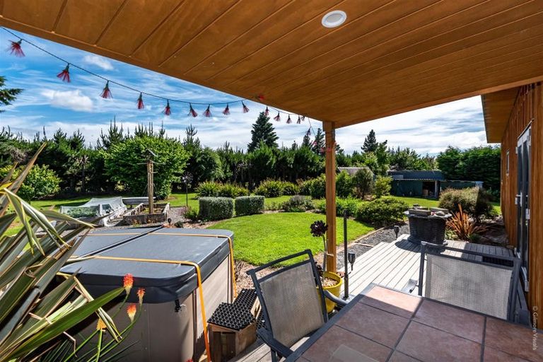 Photo of property in 5 Cross Street, Coalgate, 7673