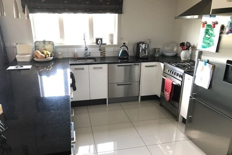 Photo of property in 4 Kaweka Close, Aotea, Porirua, 5024