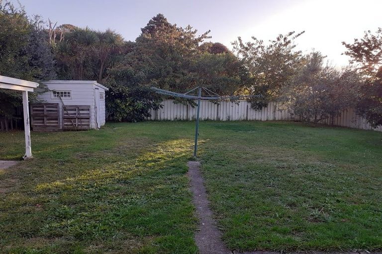 Photo of property in 39 Kenney Crescent, Fairfield, Hamilton, 3214