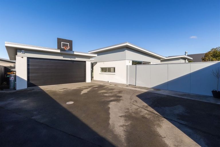Photo of property in 11 Linkwater Way, Parklands, Christchurch, 8083