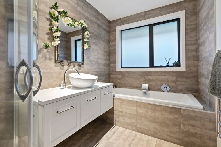 Photo of property in 43 Oceania Sands Way, Papamoa Beach, Papamoa, 3118